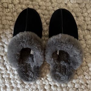 UGG Women's Slippers size 9